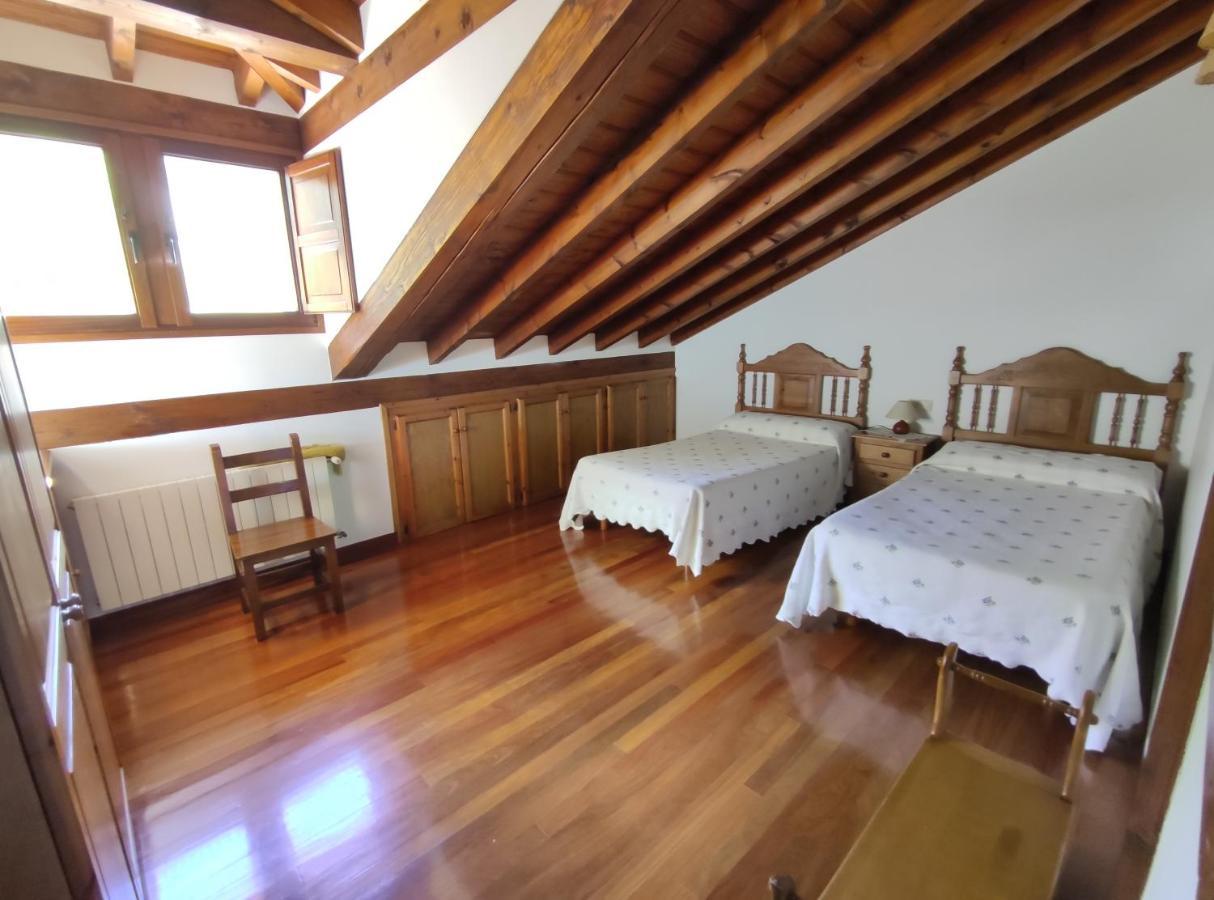 La Huertona Villa Pesaguero-La Parte Exterior foto